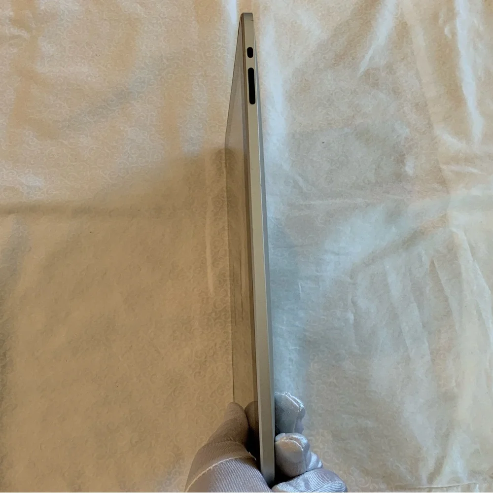 Apple iPad 1st generation 16GB WiFi 9.7